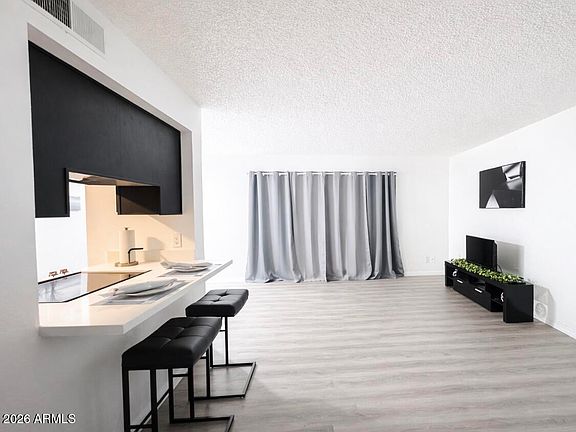 4th image of 3221 W ROYAL PALM Road W