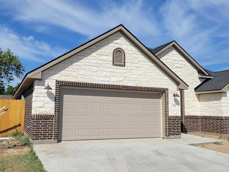 1st image of 2205 Brook Ln