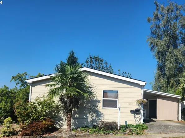 1208 W C Avenue, La Center, WA 98629