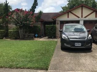 431 Reseda Dr, Webster, TX 77598