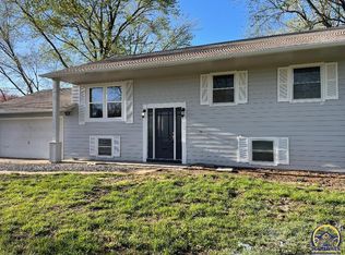 2750 NE 35th St, Topeka, KS 66617