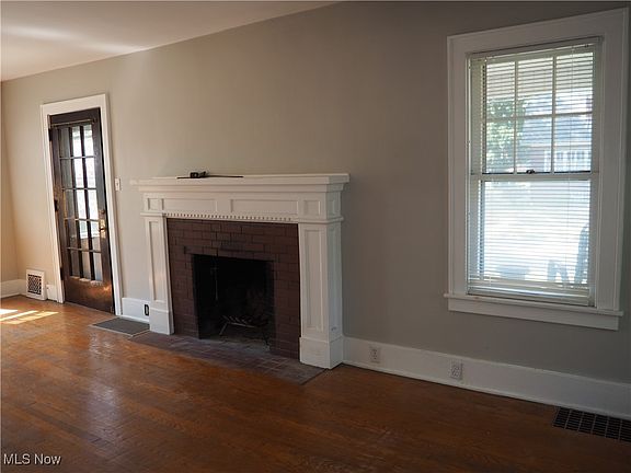 3rd image of 736 Chestnut Blvd
