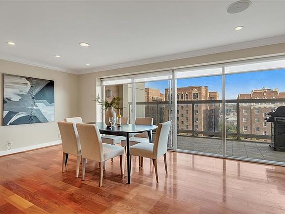 2nd image of 121 W 48th St APT 301-302