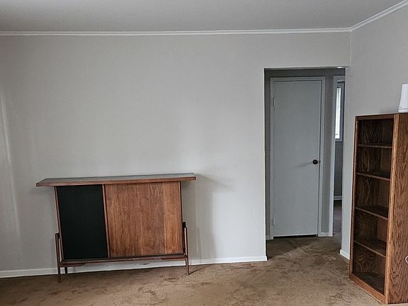 3rd image of 124 Peach St