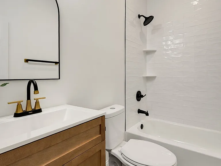 512 Bancroft Ave — Photo 20