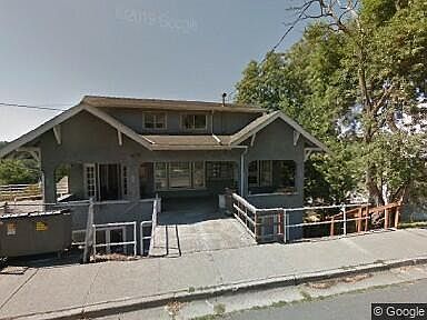 1st image of 625 NE Oak St APT 3