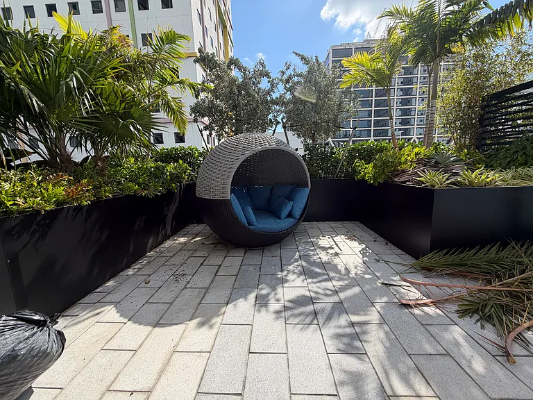 425 NW 6th St #B1 — Photo 28