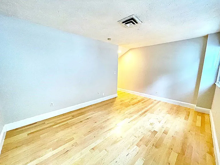 182 Cottage St #101 — Photo 10
