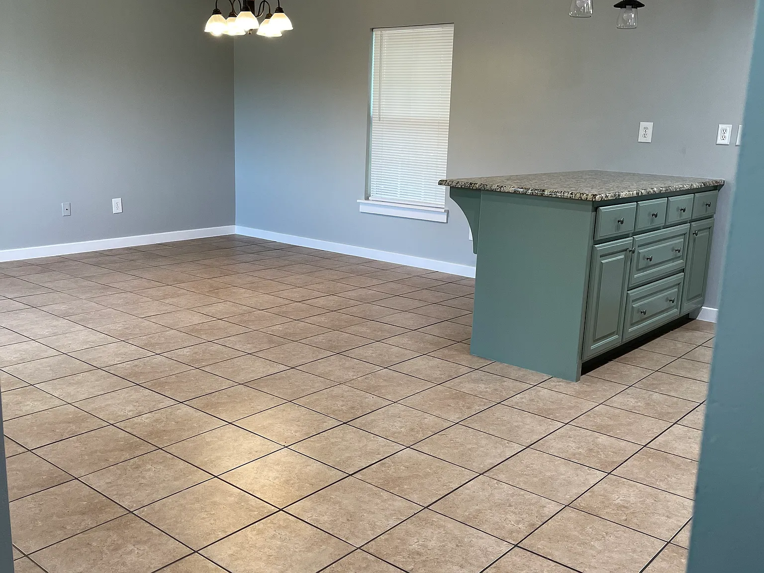 2 bed, 1252 sqft, $1,350 — Photo 4