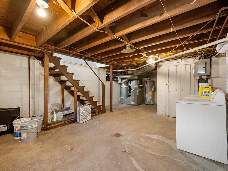 5243 E Market St — Photo 22