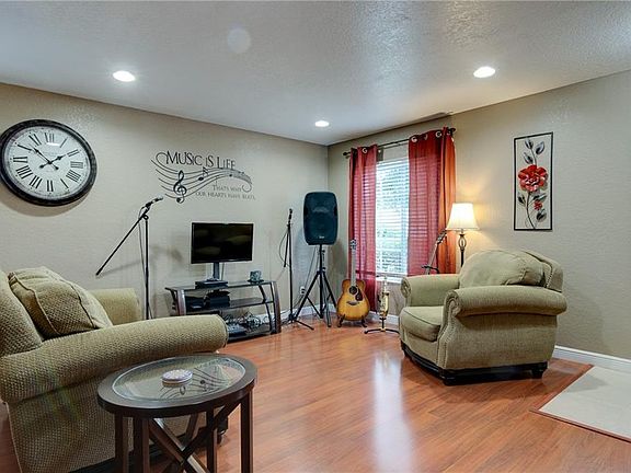 3rd image of 4605 55th St