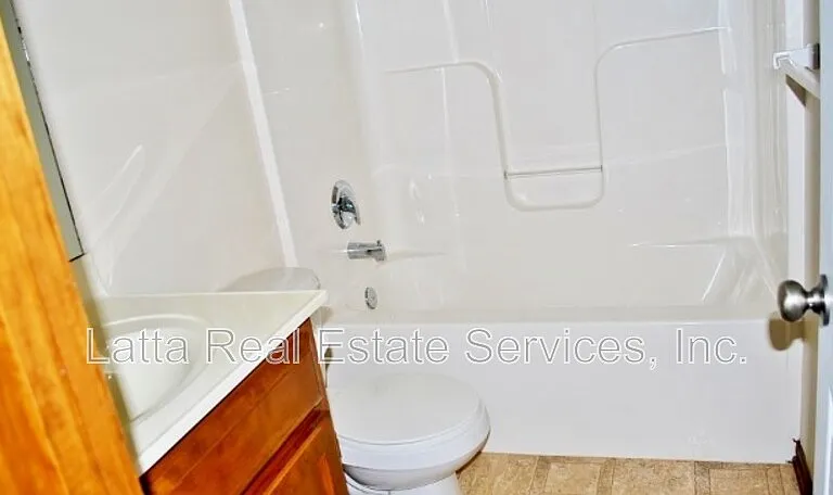 1031 NW Willow Dr — Photo 11