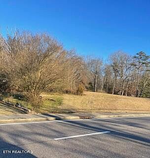 2nd image of 195 Pine Ridge Rd