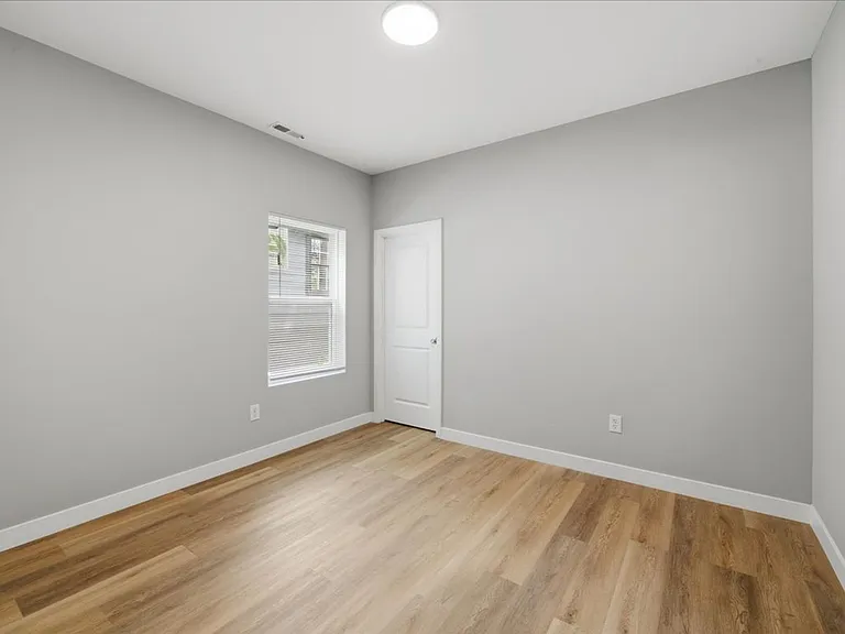 2813 N Talbott St #A — Photo 8