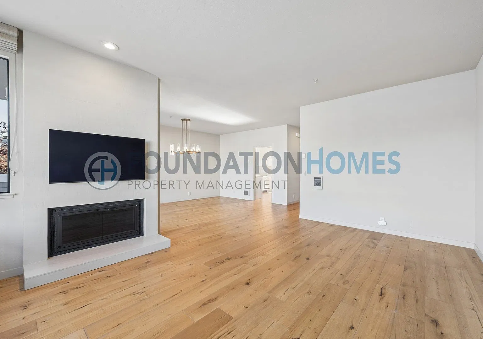Waterfront Living In Desirable Sunrise Pointe - 2br/2.5ba Mill Valley Condo! Foundation — Photo 3