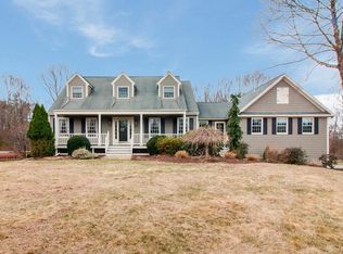 127 East St, Upton, MA 01568