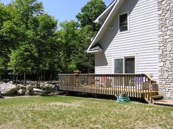 3rd image of 203 Hemlock Dr