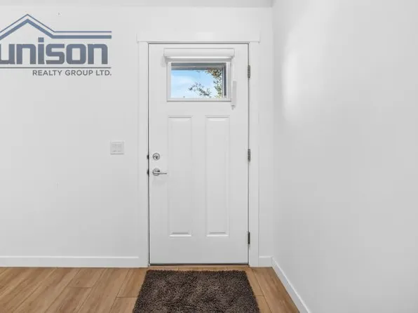 175 Greenbriar Pl NW, Calgary, AB T3B 6J1
