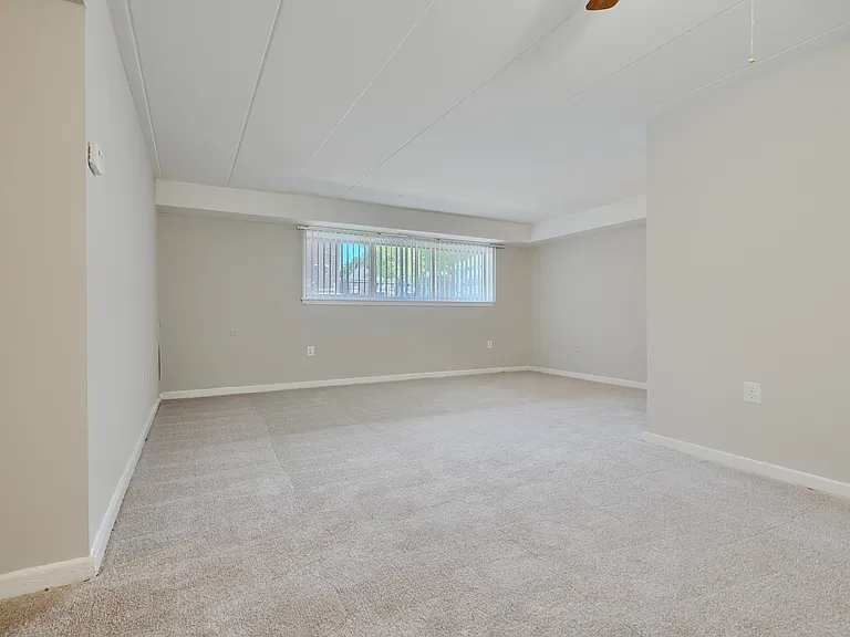 Westchester West Apartments — Photo 28