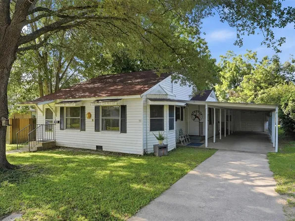 2404 Webster St, Liberty, TX 77575