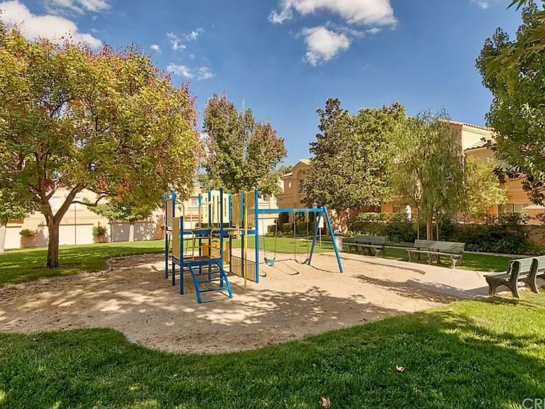 25136 Steinbeck Ave #D — Photo 26
