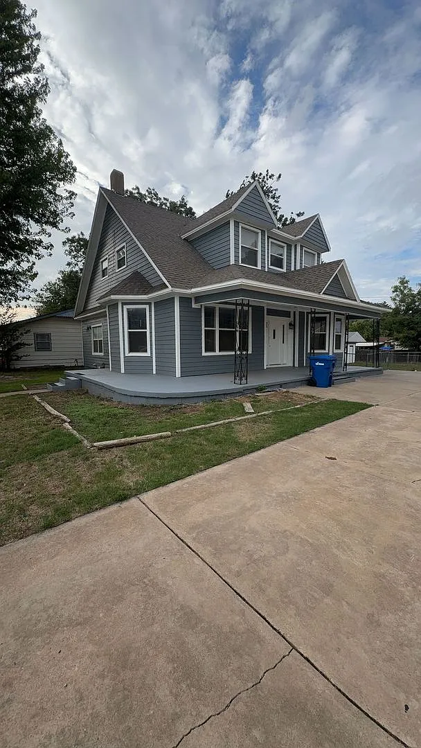 2424 W Oklahoma, Enid, OK 73703 — Photo 1