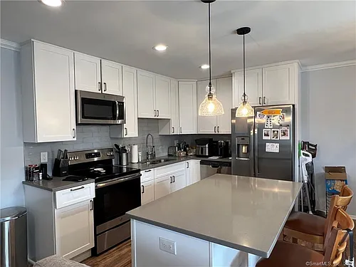 255 Strawberry Hill Ave #E4 Photo 1