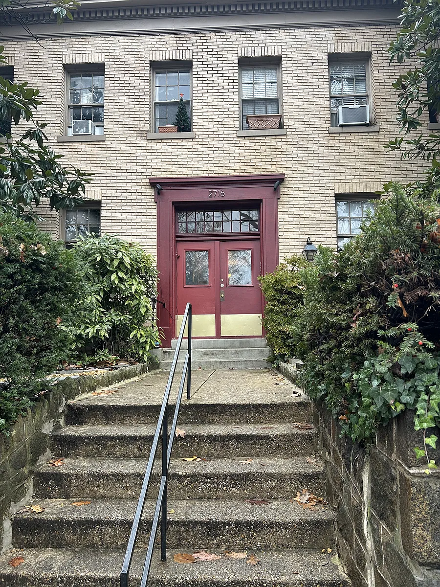 Building Photo - 2716 Wisconsin Ave NW #15