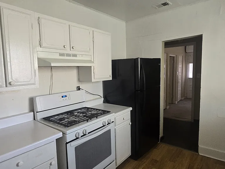 223 Vassar Dr SE #A — Photo 5