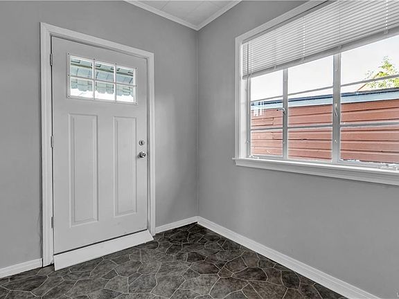 3rd image of 133 Newfield St
