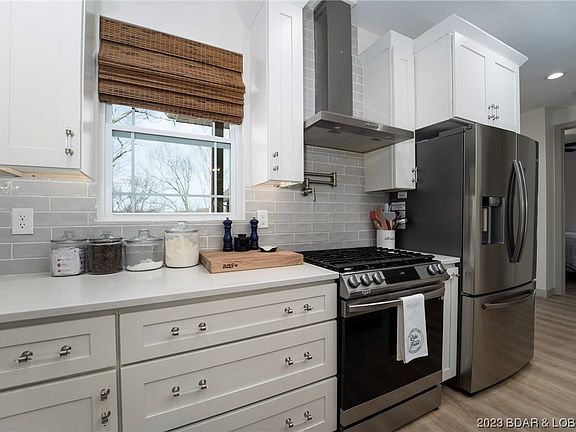 4th image of 705 Cambridge Dr