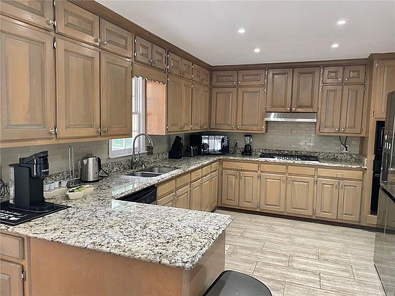 4th image of 3120 Saint Andrews Cir