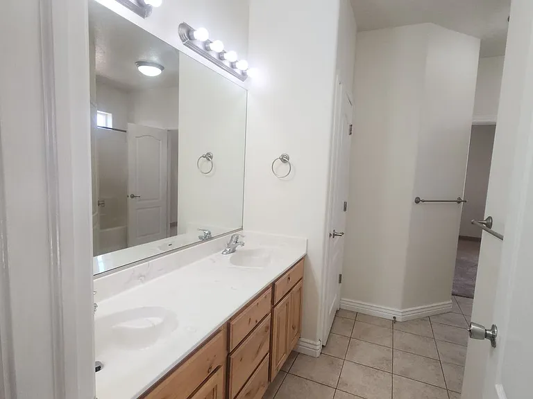 42 N Eastridge Dr — Photo 17