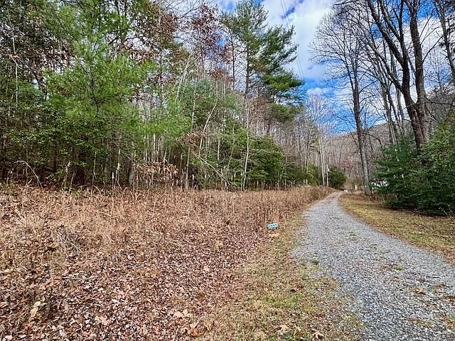 1st image of 9 Timberline Rd