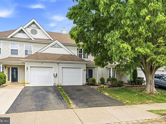 2nd image of 3 Tattersall Dr