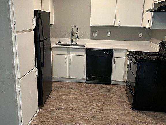 5th image of 9010 Greenmound Ave