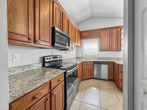 3rd image of 1823 Tarah Trace Dr