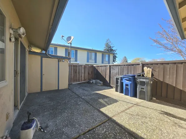 27756 Hummingbird Ct, Hayward, CA 94545