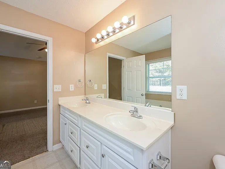 3733 Plymouth Rock Dr — Photo 11