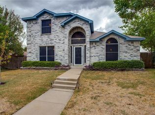 10500 Holly Grove Dr, Fort Worth, TX 76108