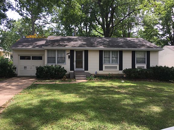 3rd image of 1530 Comet Dr
