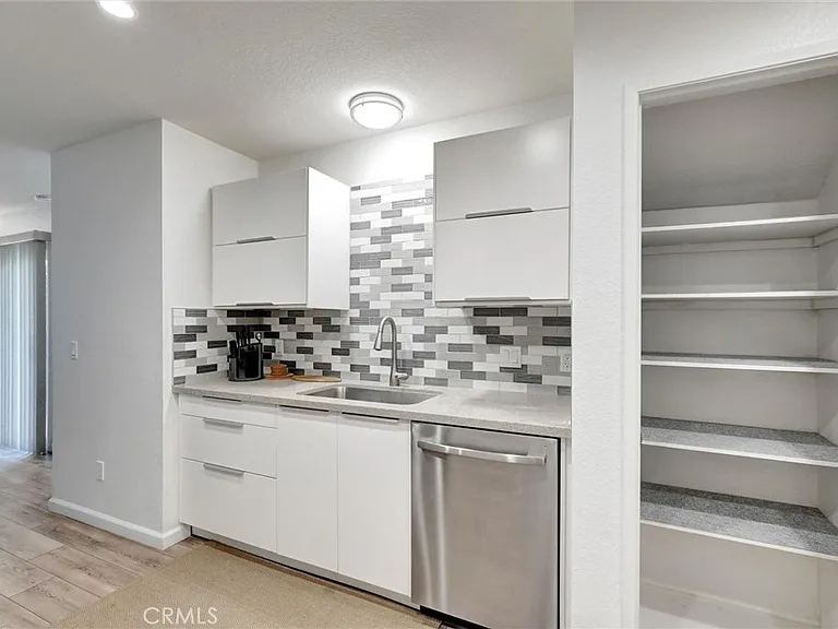 257 Avenida Del Mar #4 — Photo 9