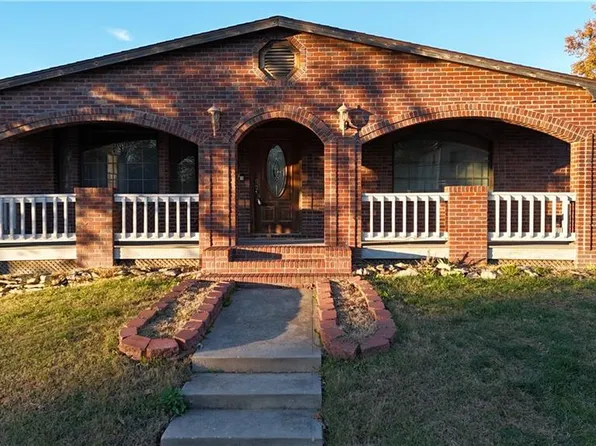 901 W Chestnut St, Savannah, MO 64485