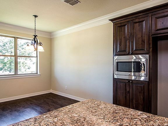 2nd image of 465 Highland Pl