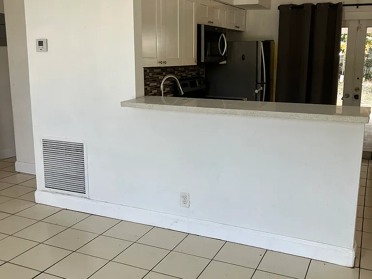 NW 15th Pl — Photo 6