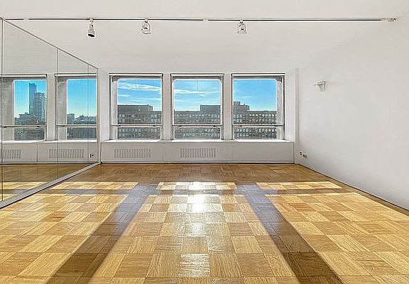 4th image of 330 E 33rd St APT 20N