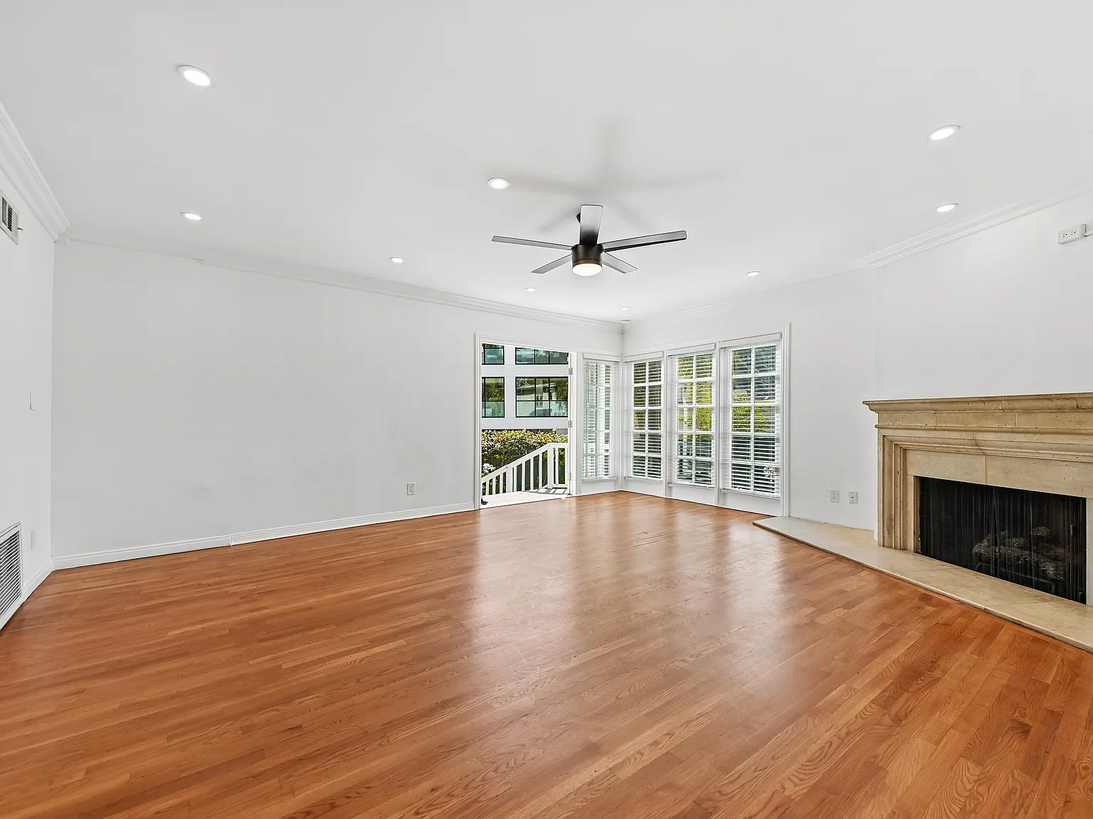 11688 Bellagio RD — Photo 2
