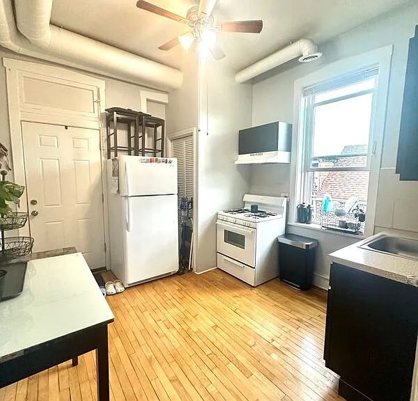 2303 S Oakley Ave #3R — Photo 4