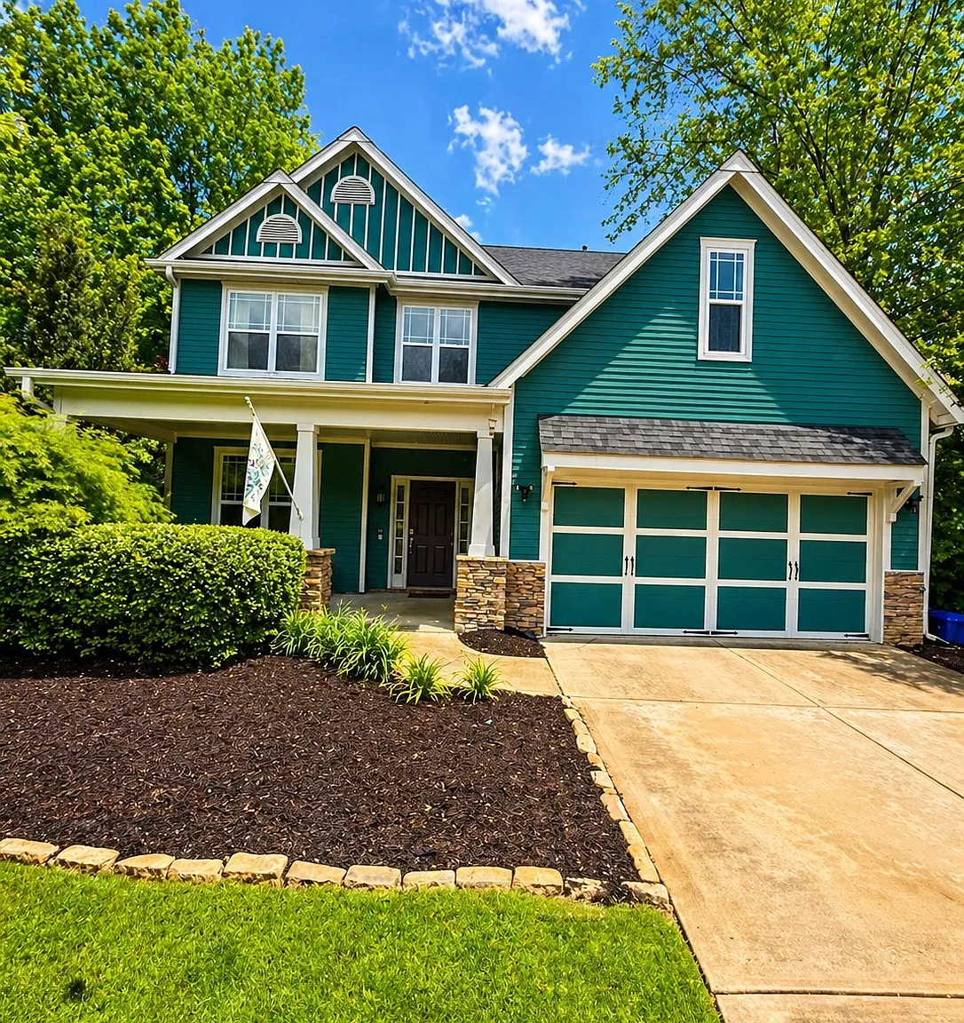 4 bed, 2.5 bath, 2360 sqft, $3,700 — Photo 1