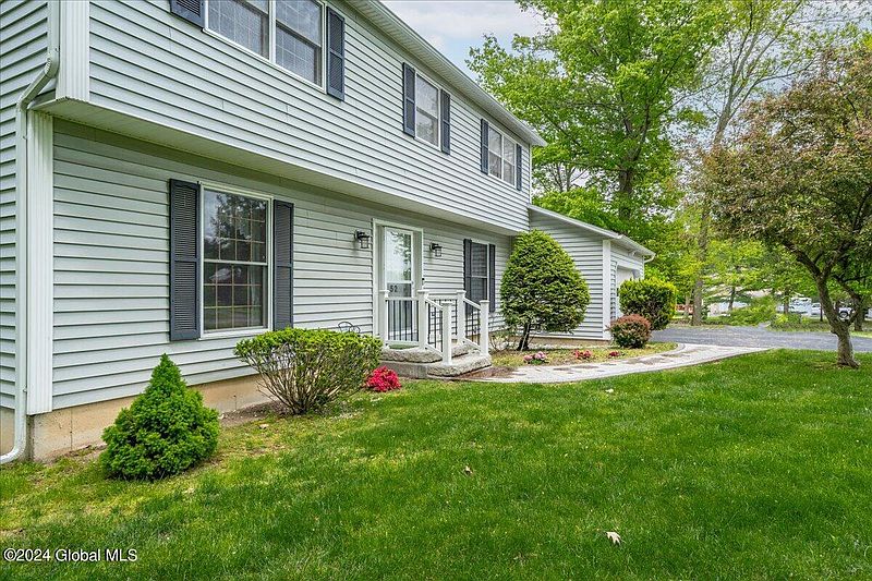 2nd image of 52 Gloucester Street
